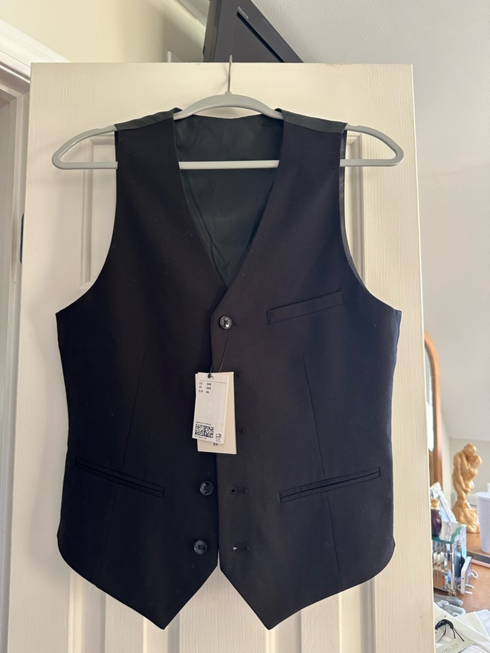 **SOLD ON DEPOP** H&M Black Men's Dress Vest with Button Front